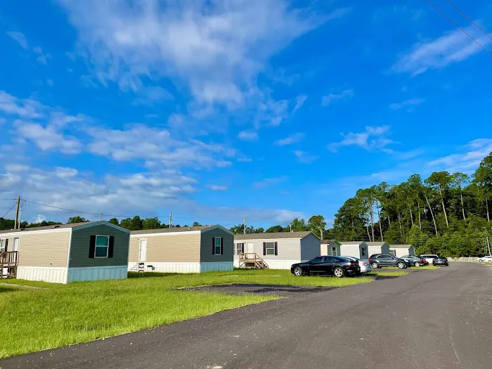 Airport Road Mobile Home Community Picture 2