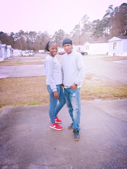 Woodscale Mobile Home Park Picture 7