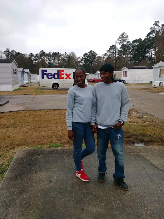 Woodscale Mobile Home Park Picture 3