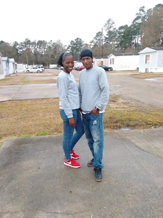 Woodscale Mobile Home Park Picture 2