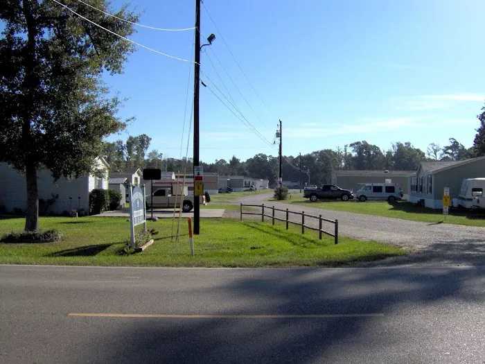 Cypress Creek Mobile Home Court Picture 4