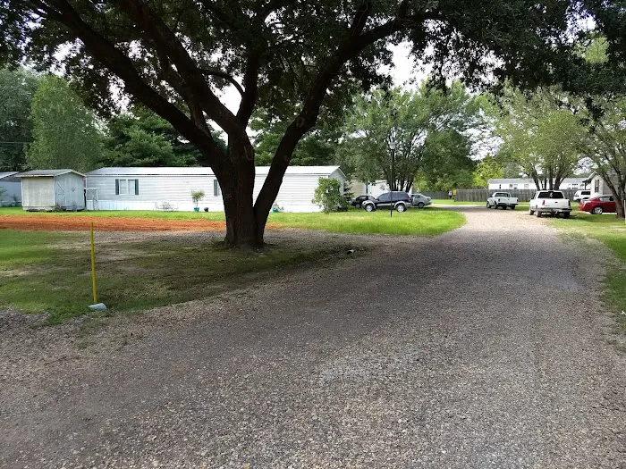 Pine Lake Mobile Home Court Picture 9