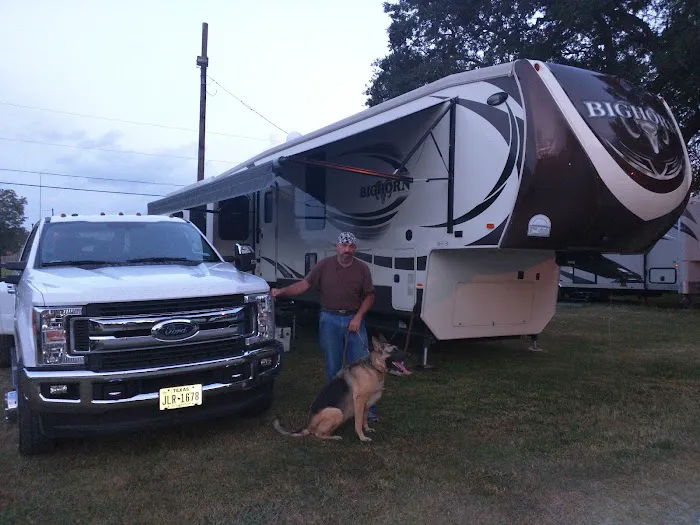 Richards RV Park Picture 9