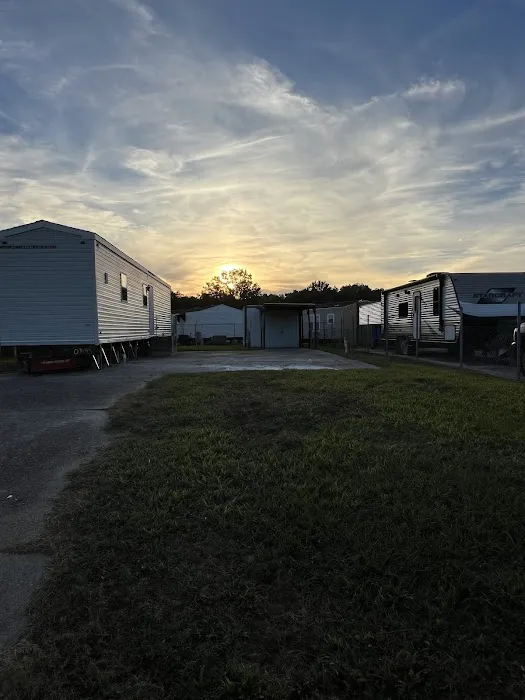 Jeanfreaus rentals Picture 3