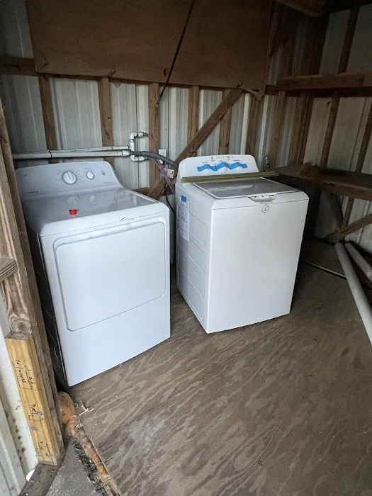 Jeanfreaus rentals Picture 1