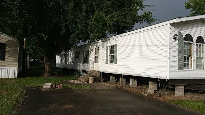 Fanz Mobile Home Estates Picture 6