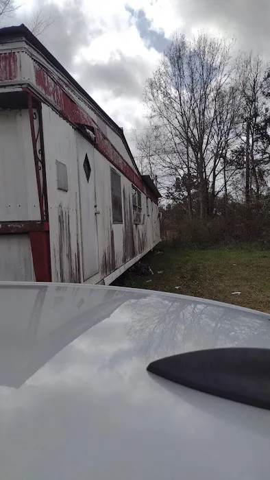 Joe's Mobile Home Park Picture 7