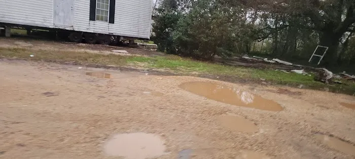 Joe's Mobile Home Park Picture 5