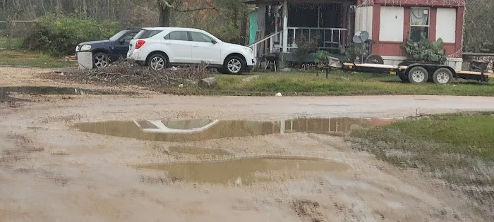 Joe's Mobile Home Park Picture 6