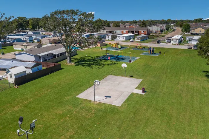 Circle West Mobile Home Community Picture 5