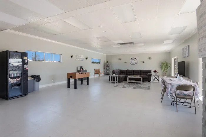 Circle West Mobile Home Community Picture 8