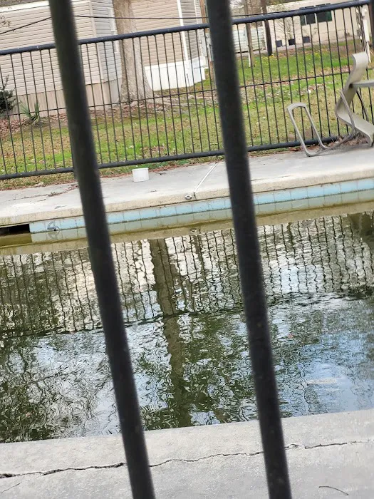 Pleasant Oaks Picture 5