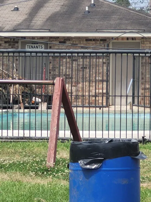 Pleasant Oaks Picture 4