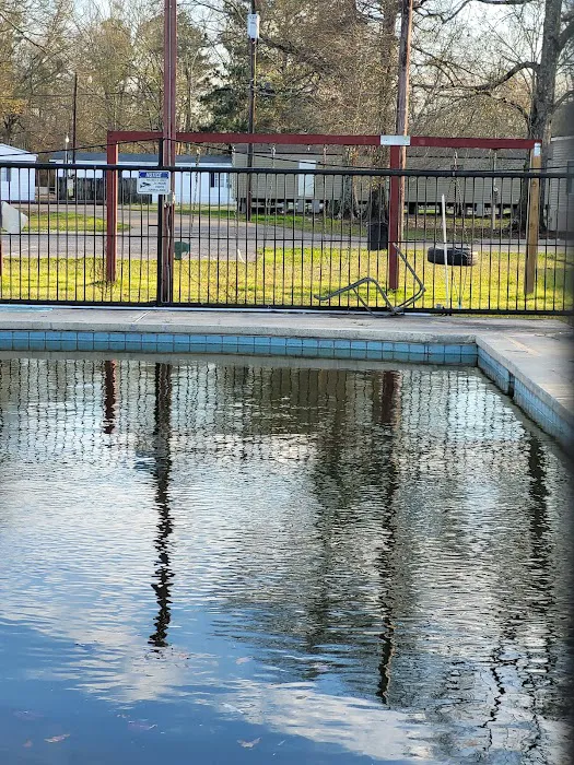 Pleasant Oaks Picture 2