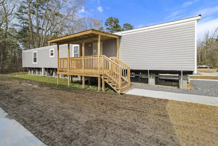 Courtney Run Mobile Home Park Picture 2