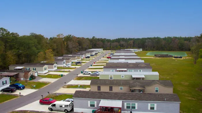 Courtney Run Mobile Home Park Picture 4