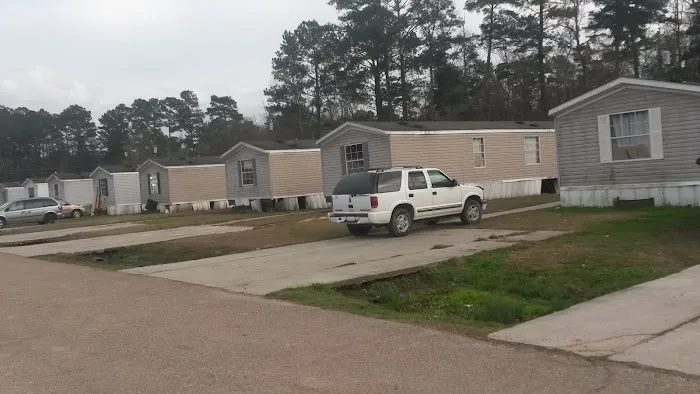 Denham Springs Mobile Home Park Picture 1