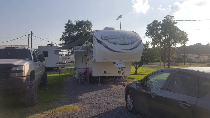 Colonial RV Park Picture 6