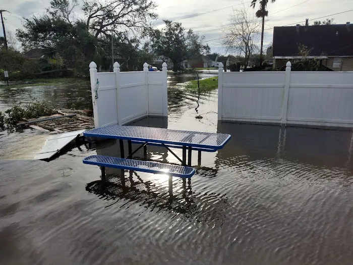 Pines on the River RV & Trailer Park Picture 5
