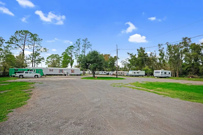 Pines on the River RV & Trailer Park Picture 8