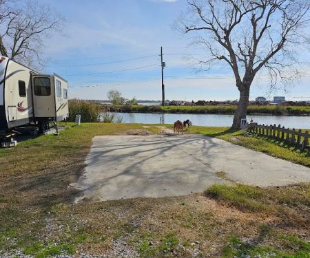 Vanacor’s RV Campground & Apartments