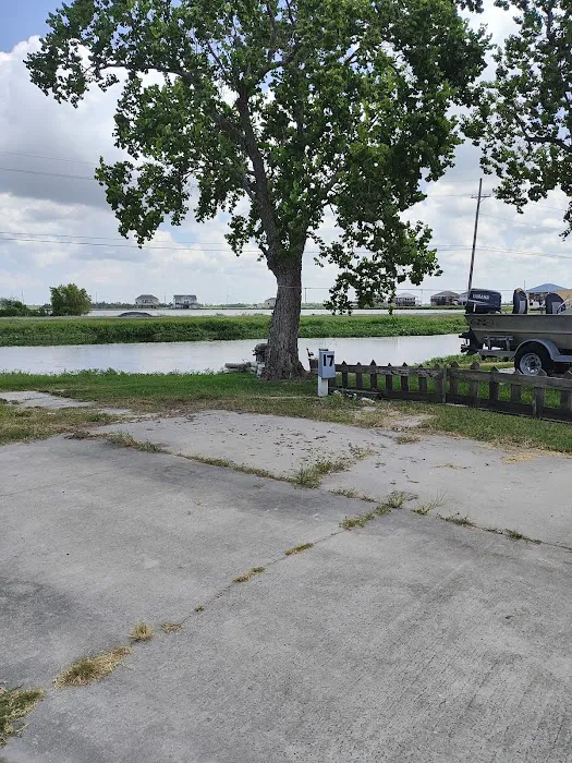 Vanacor’s RV Campground & Apartments Picture 10