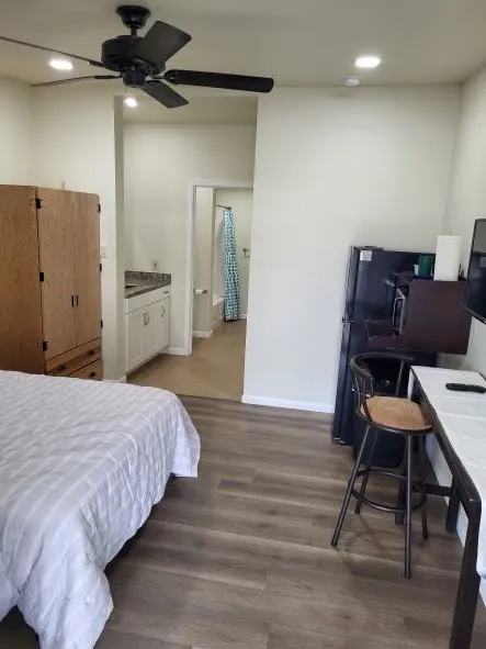 R & S Mobile Home & RV Park Picture 2