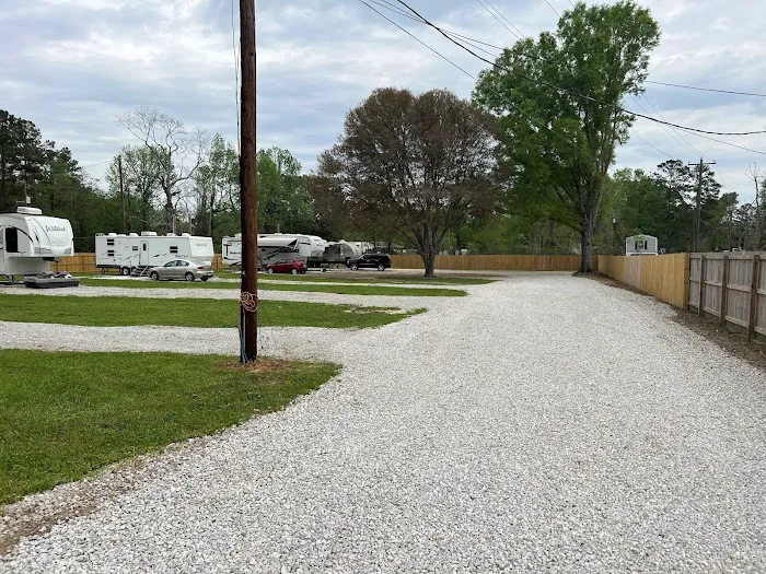 Tate Road Mobile Home / RV Park Picture 4