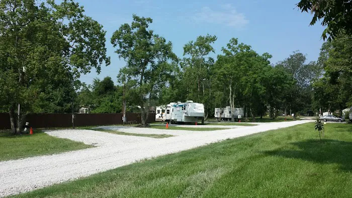 St Amant Storage & R.V. Park Picture 3