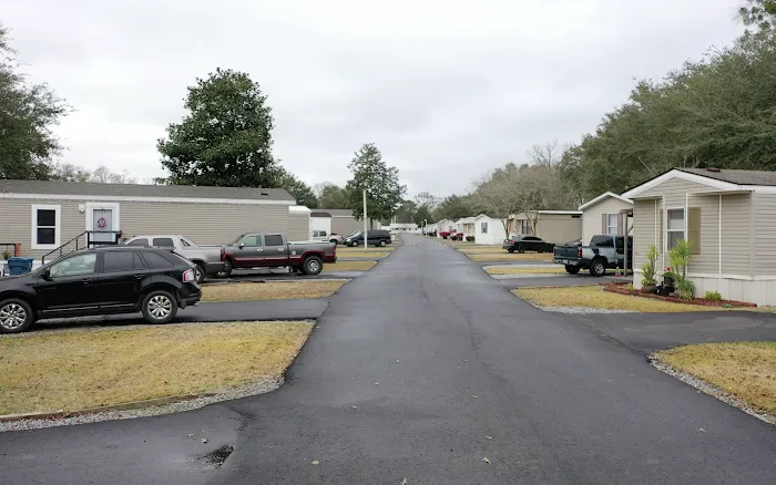 Twin Oaks Mobile Home Community Picture 5