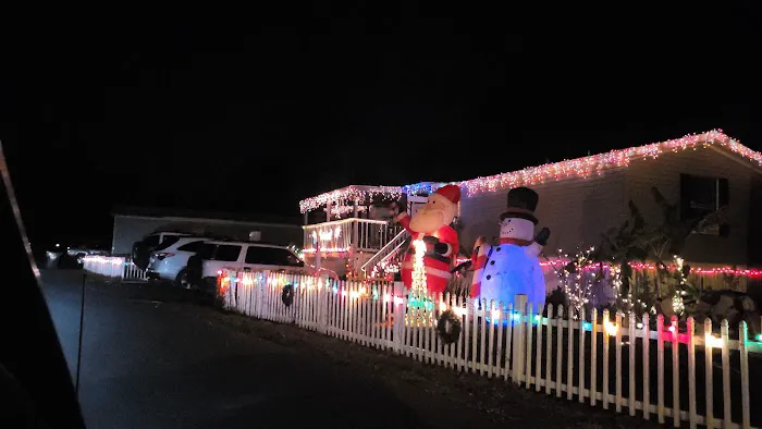 Twin Lakes Mobile Estates Picture 4