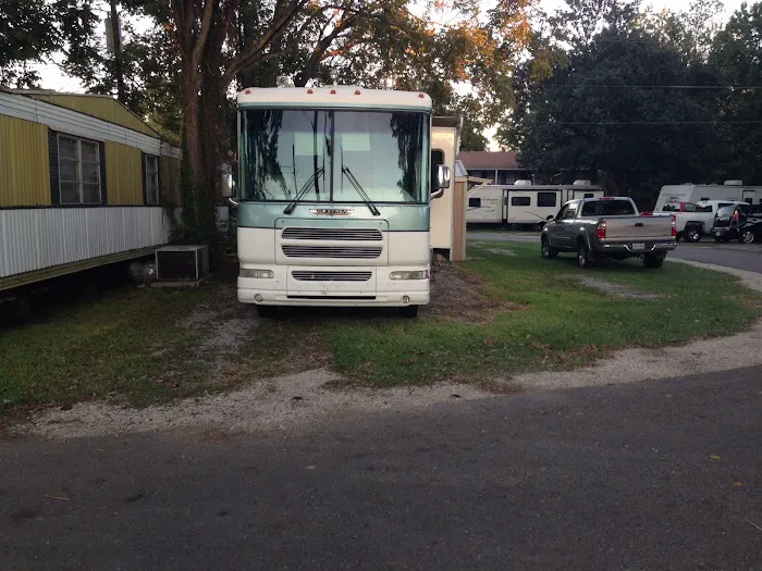 Courtney's RV Park Picture 2