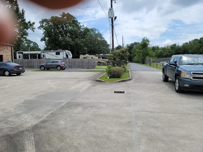 Jennifer's RV Park Picture 2