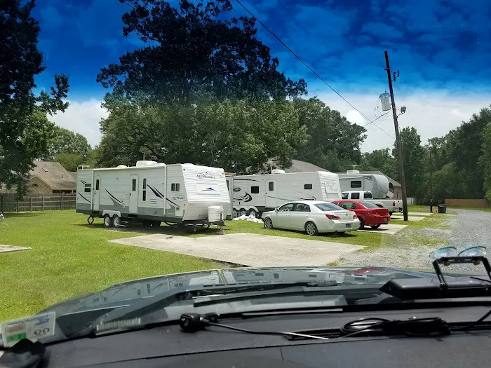 Jennifer's RV Park Picture 6