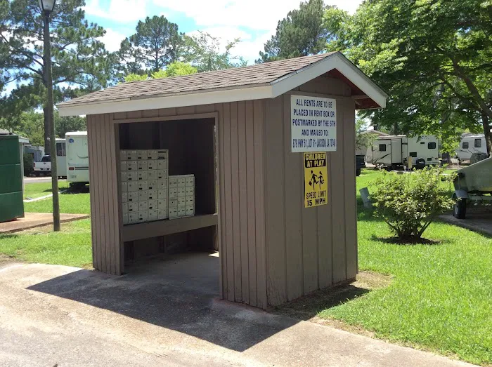 Baker's Mobile Home & RV Park Picture 3