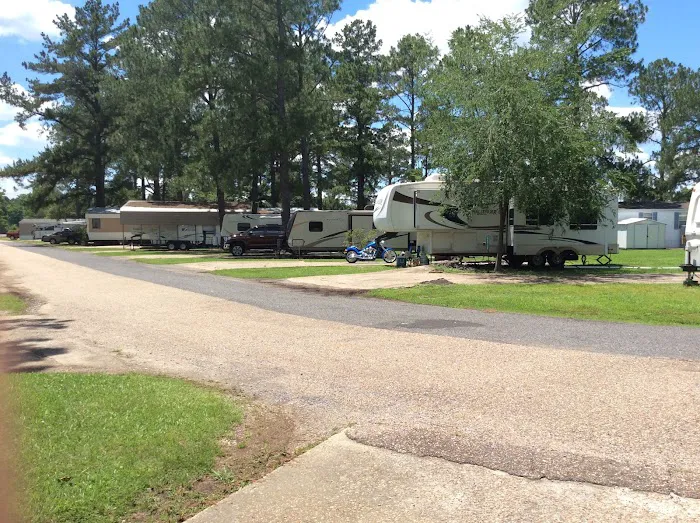 Baker's Mobile Home & RV Park Picture 2
