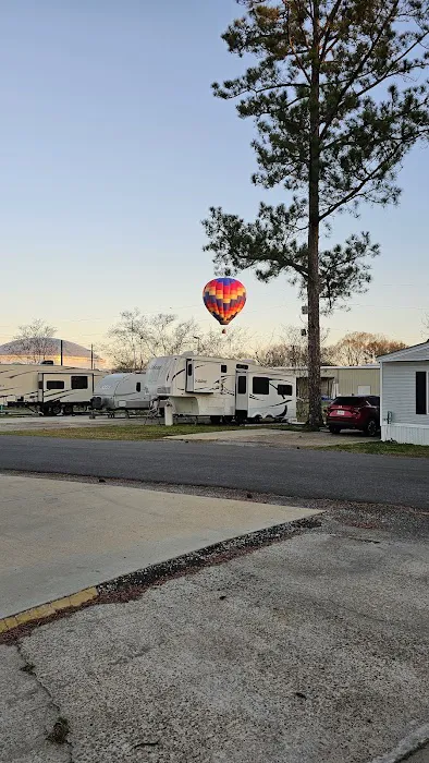 Baker's Mobile Home & RV Park Picture 8