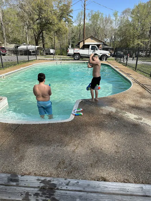 Peaceful Pines RV Park & Campground Picture 1