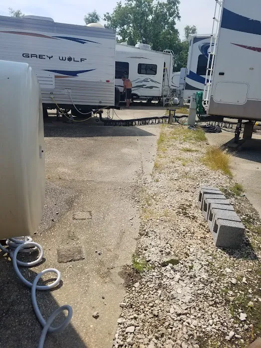 Craftsmen Cove RV Park Picture 3