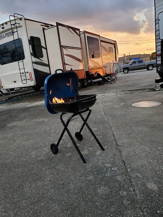 Craftsmen Cove RV Park Picture 2