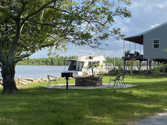 Cajun Country RV Park Picture 9