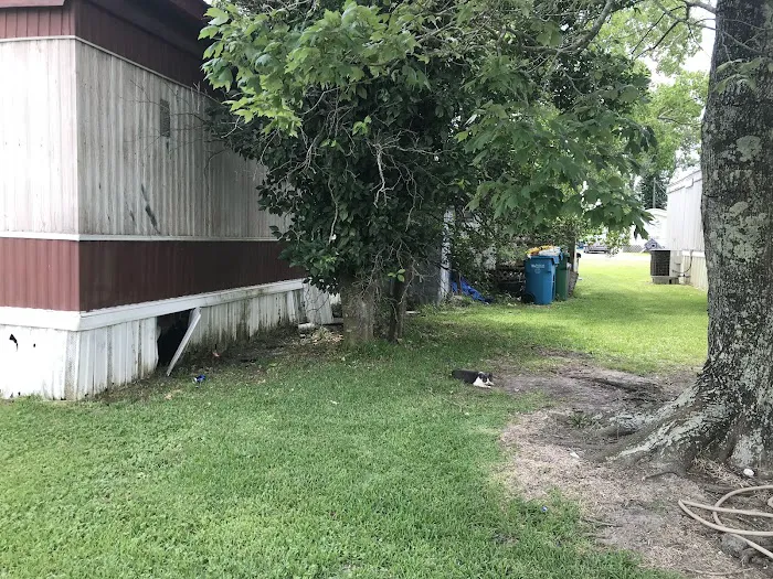 Cajun Grav Mobile Home Park Picture 6