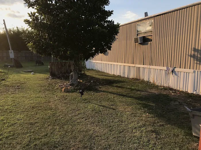 Cajun Grav Mobile Home Park Picture 5