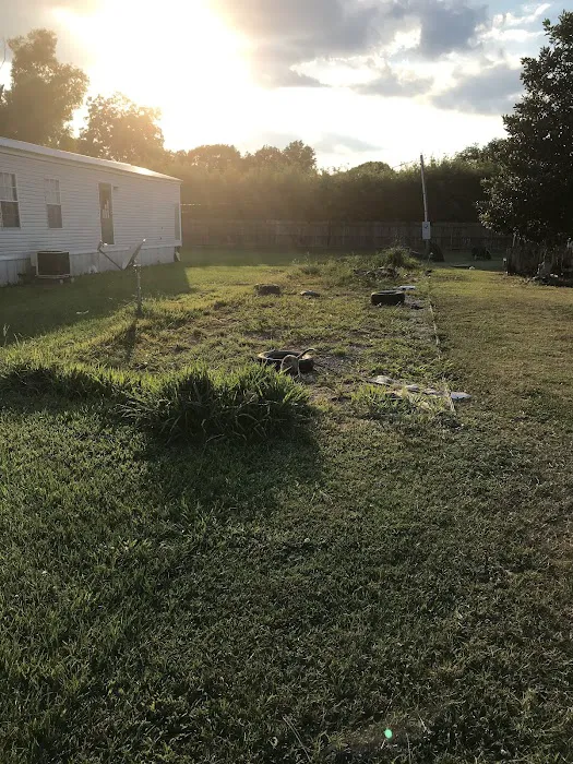 Cajun Grav Mobile Home Park Picture 8