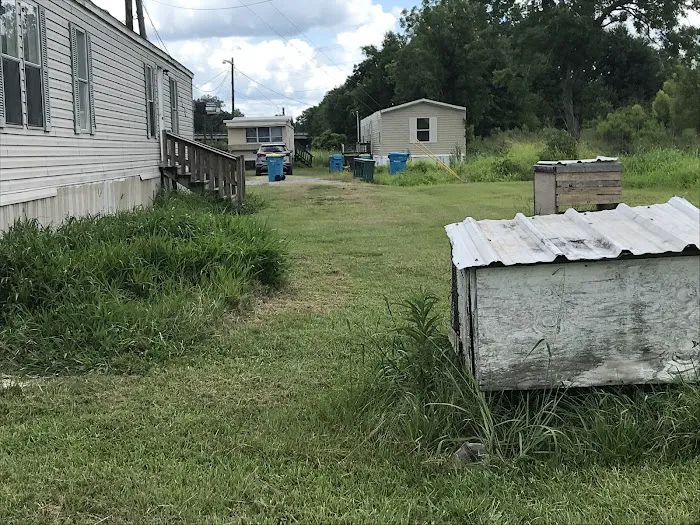 Cajun Grav Mobile Home Park Picture 7