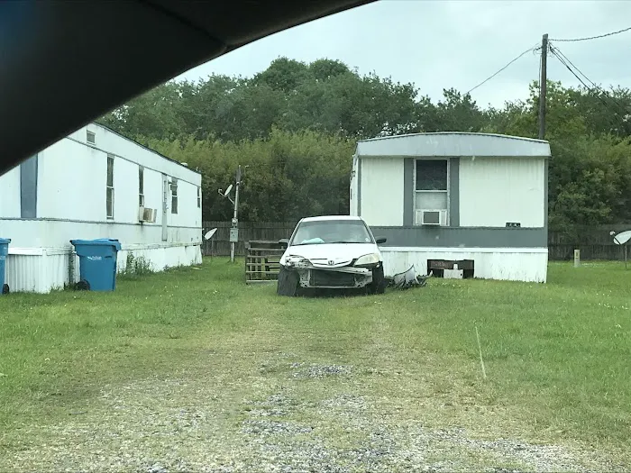 Cajun Grav Mobile Home Park Picture 9