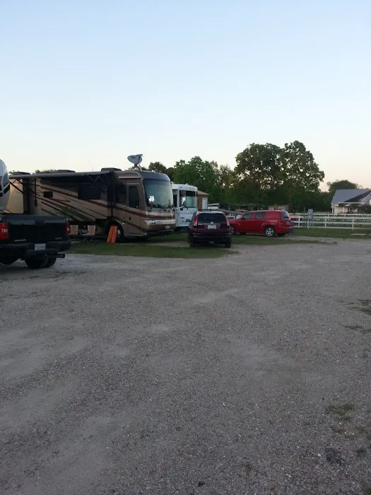Lisa's RV Park Picture 1