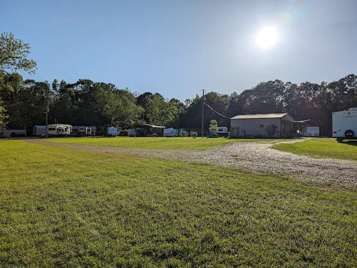 Bass and Buck RV Park Picture 4