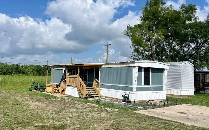 Château Maison Manufactured Housing Community Picture 3