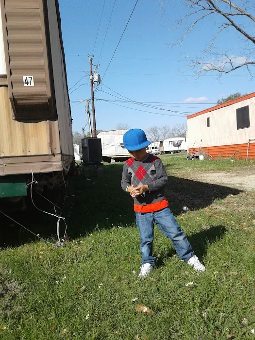 Shady Oaks Estates Mobile Home & RV Park Picture 9